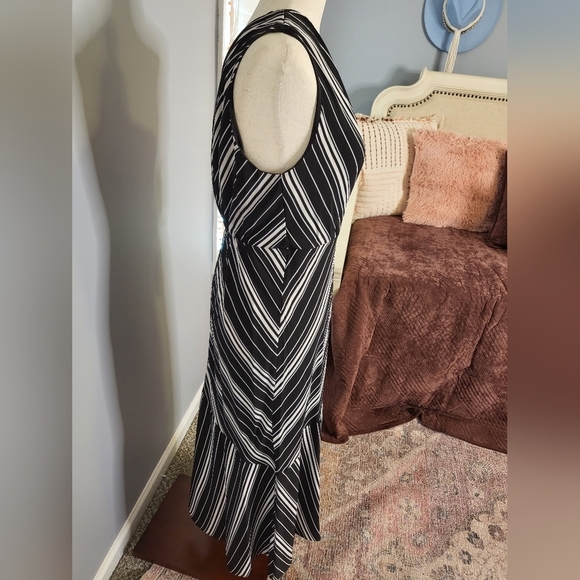 COPY - Sam Edelman Black/White Striped One Shoulder Midi Dress With Front Slit - Picture 7 of 10
